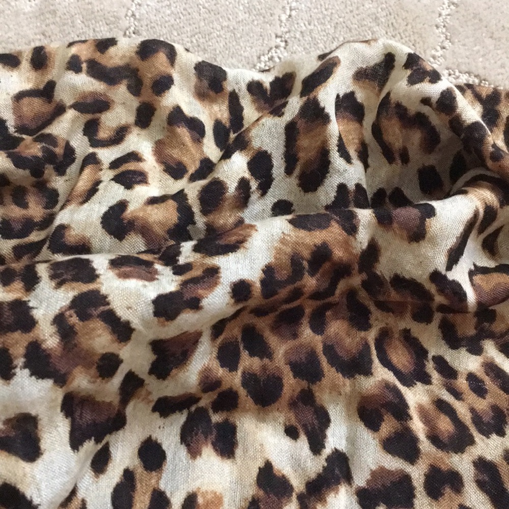 Leopard Print Scarf - Picture 7 of 8